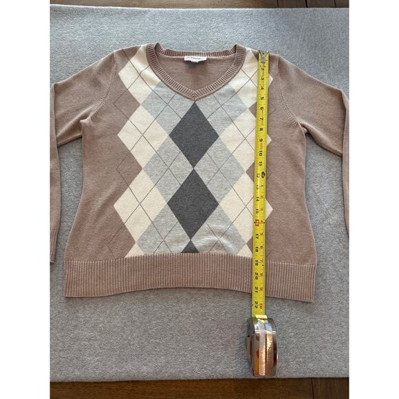 St John’s Bay Argyle V-neck Sweater - size M (Petite). - Picture 5 of 9